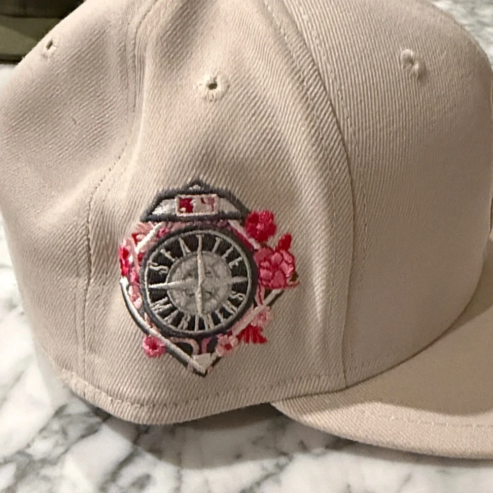 Seattle Mariners Mother’s Day Baseball Cap. - Picture 5 of 7